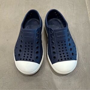 native jefferson slip-on (euc)